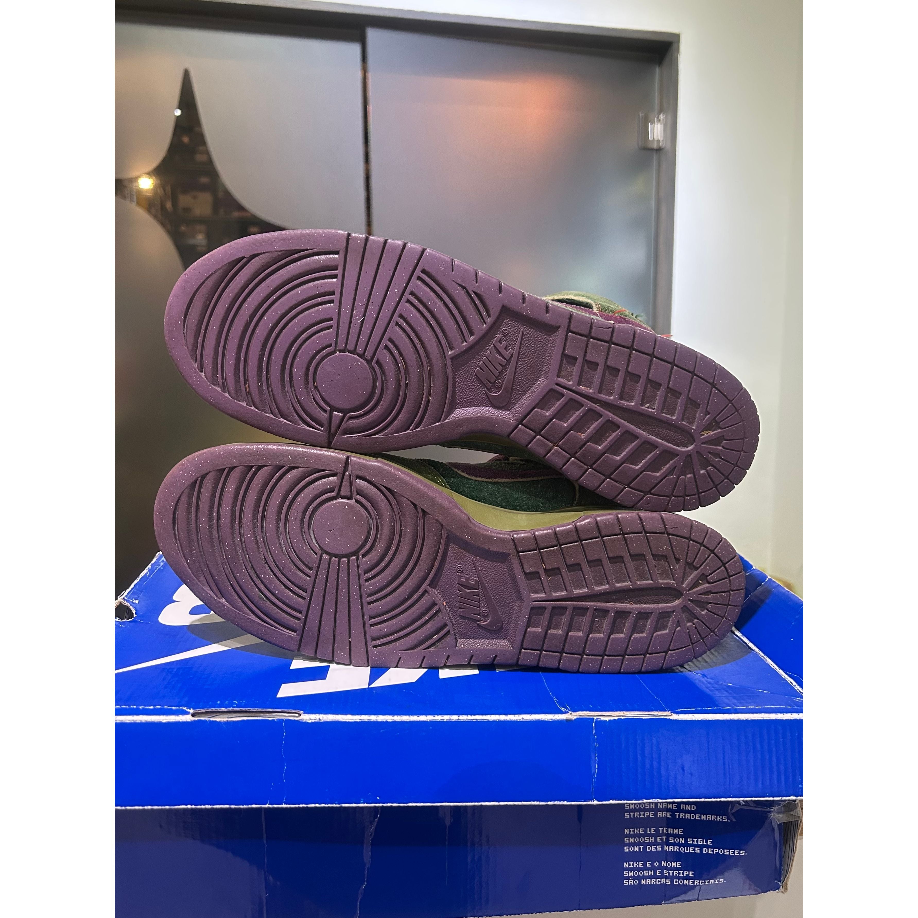 Nike SB Dunk High Skunk 420