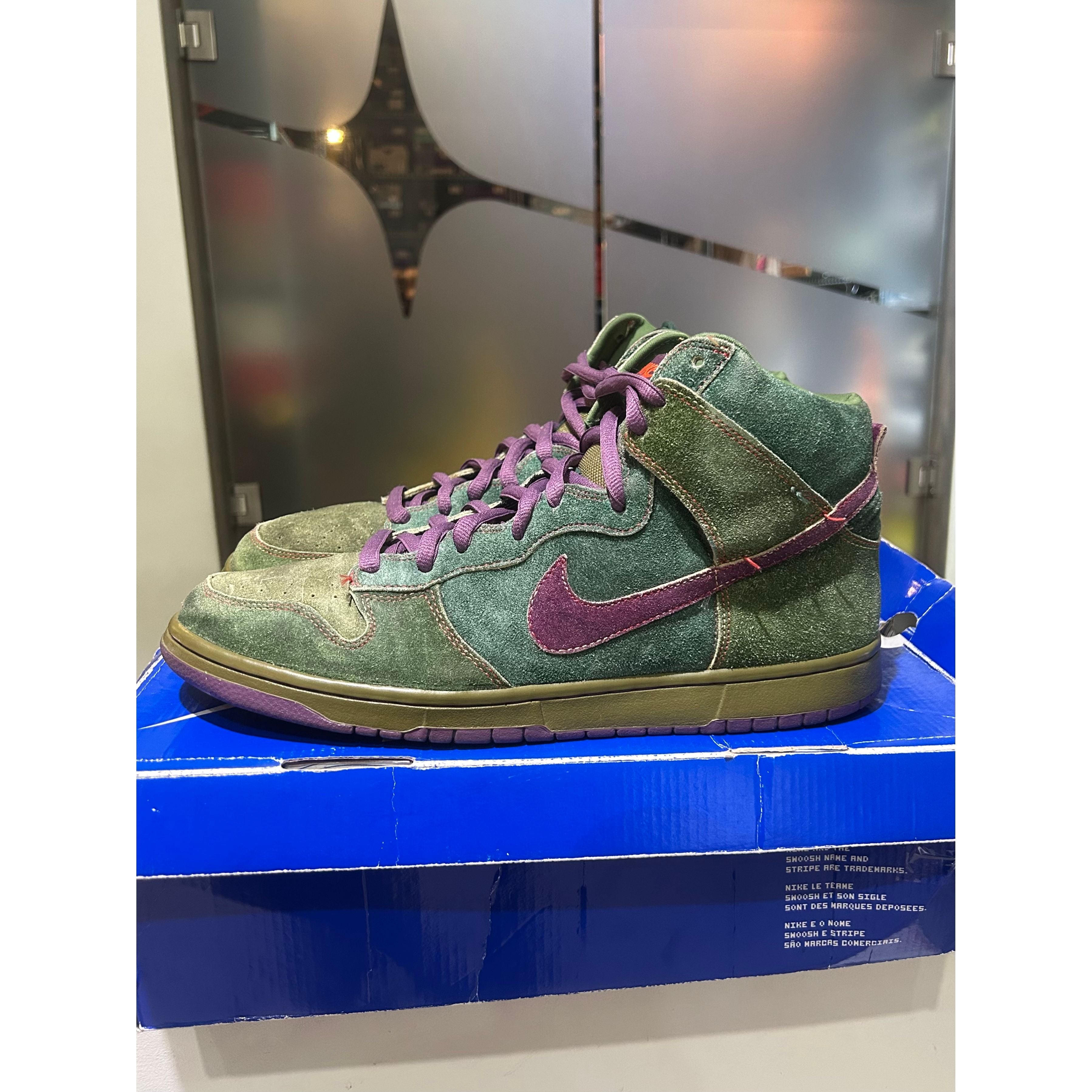 Nike SB Dunk High Skunk 420