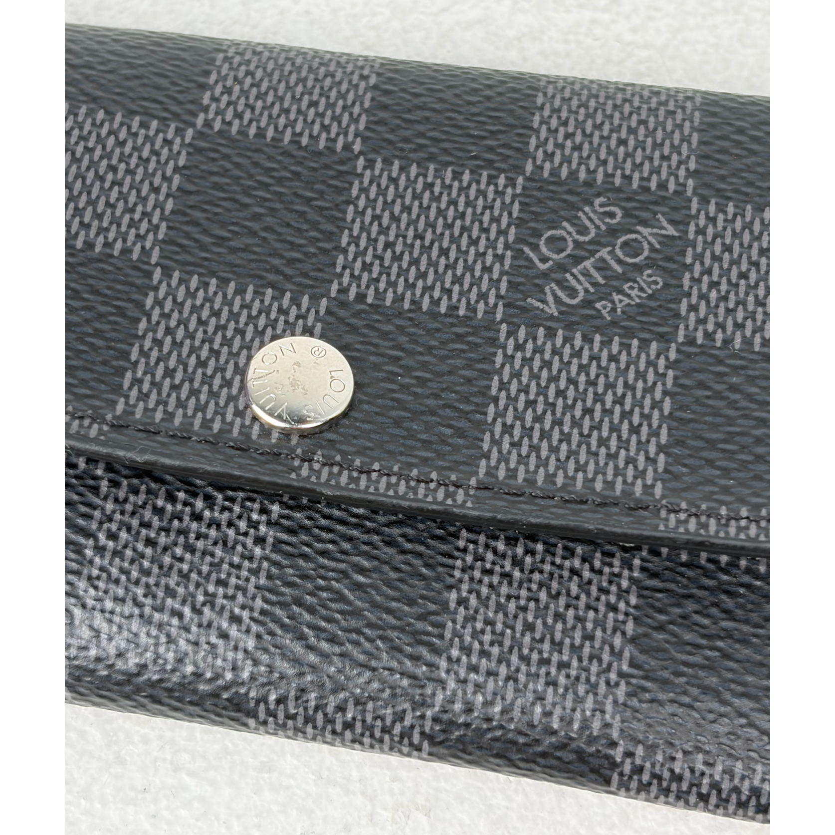 Louis Vuitton Damier Graphite 6 Key Holder
