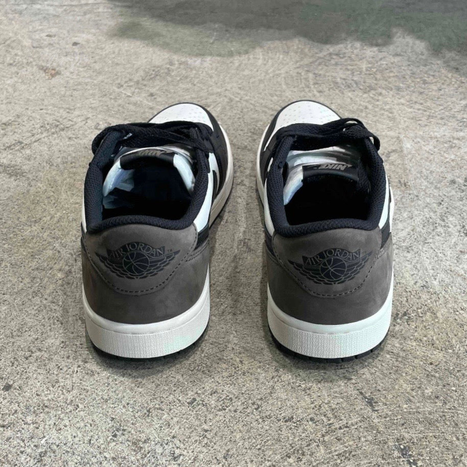 Jordan 1 Retro Low OG Mocha