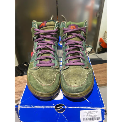 Nike SB Dunk High Skunk 420