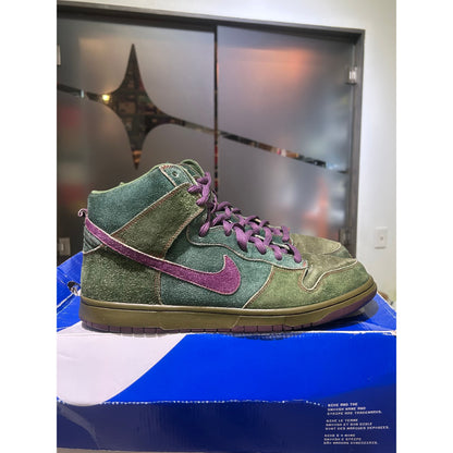Nike SB Dunk High Skunk 420